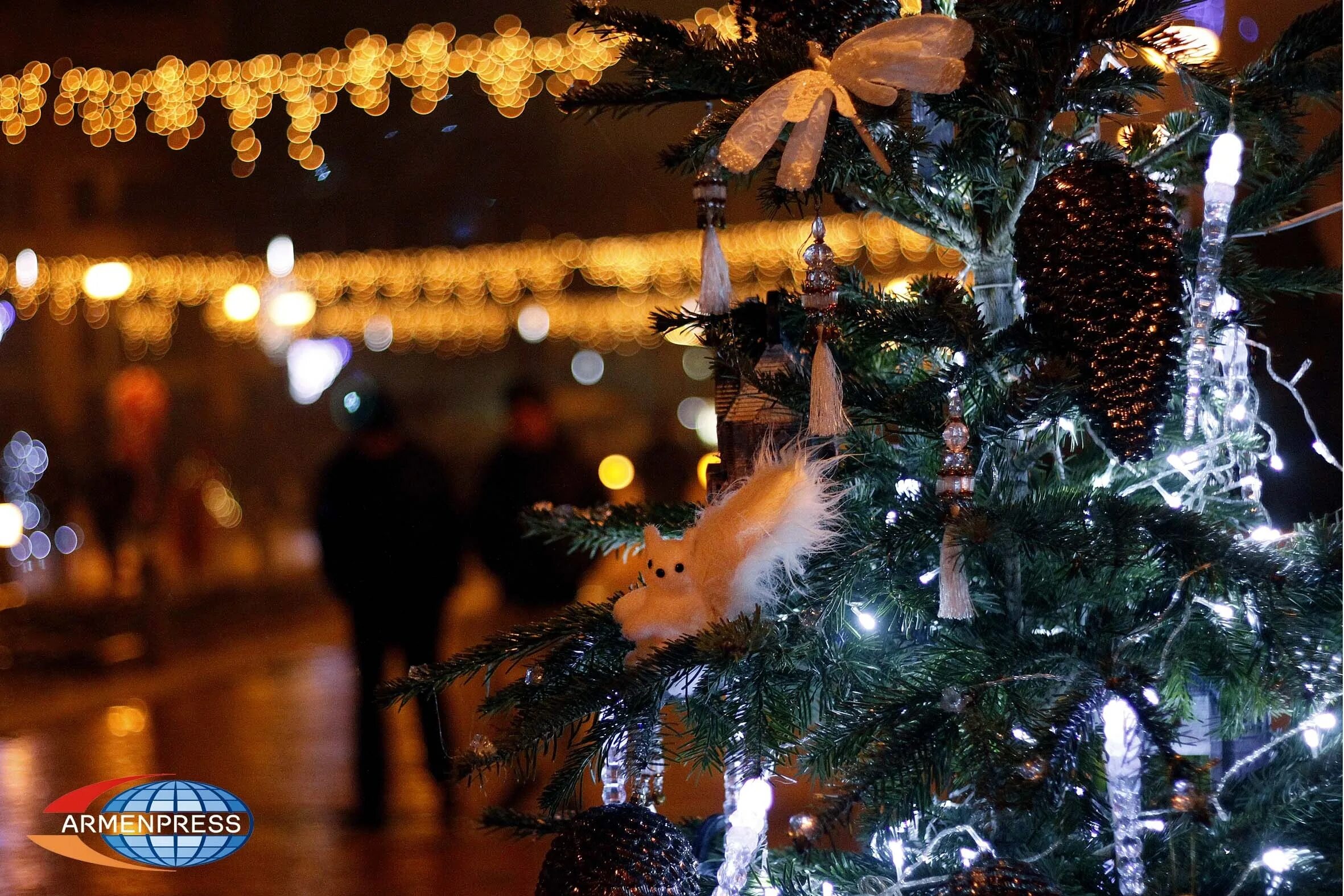 Новый год в армении. Ереван новый год. Шведский дед мороз. Ереван 2023. Новый год в армении традиции.