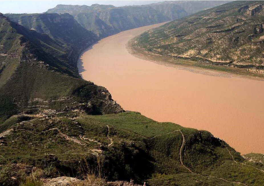 Куда впадает река хуанхэ. Долина реки Хуанхэ. Верховья Хуанхэ. Хуанхэ наносы. Древний Китай река Хуанхэ.