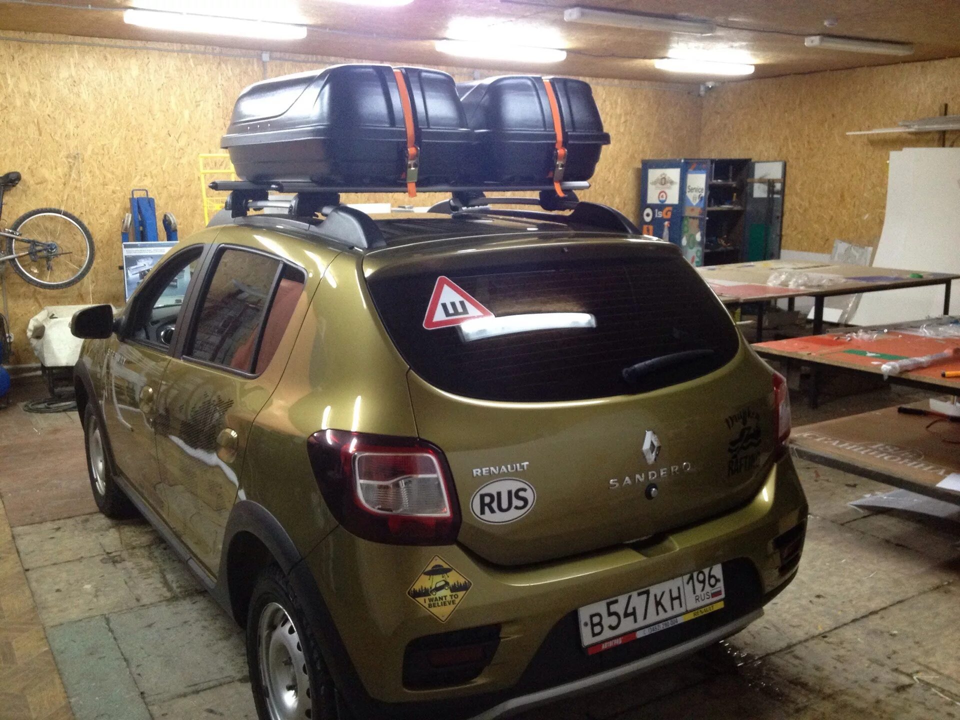 Sandero stepway багажник. Багажник Сандеро степвей 2. Renault Sandero Stepway 2 багажник. Багажник на крышу Renault Sandero Stepway 2. Renault Stepway 2 багажник.