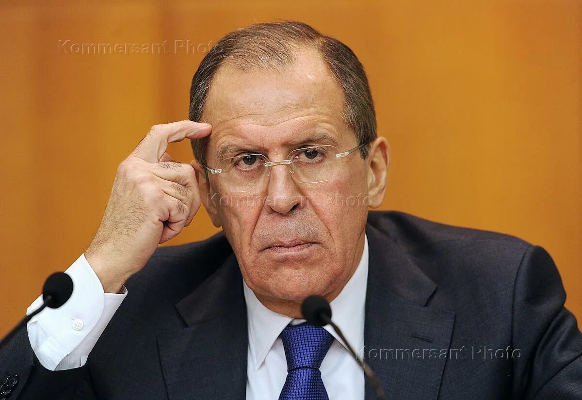 Мемы про дебилов. Ты дебил. Меме идиот. Меме идиот. Мемы ты дебил.