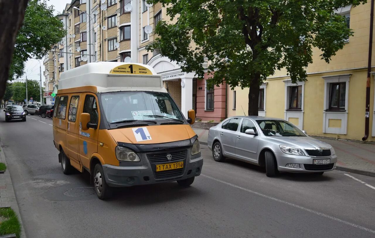 Маршрутки в старом городе. Маршрутки Брест. Брестгортранс. 400 Маршрутка Брест.