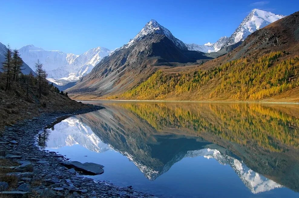 Гора белуха, горный алтай. Рассказ про алтайские горы. Алтайские горы окружают. Горы россии доклад. Природное наследие золотые горы алтая.