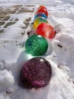 Ледяные игрушки