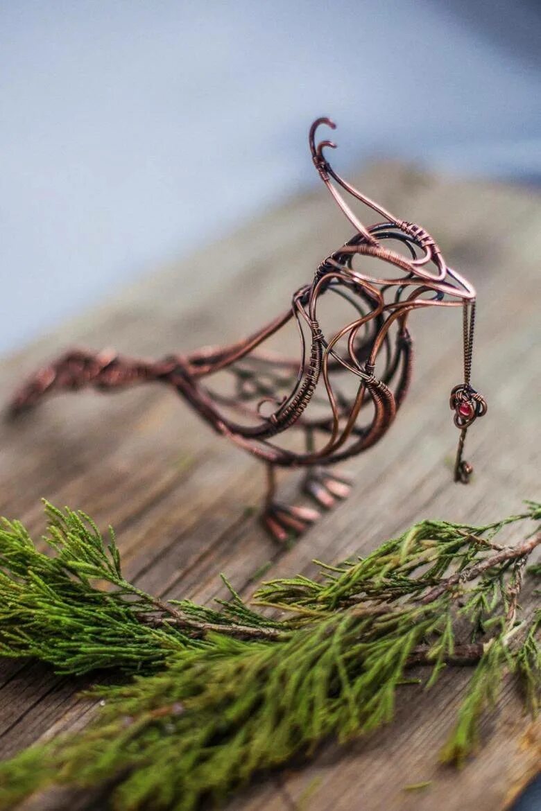 Фигурки из проволоки. Украшения из медной проволоки. Плетение из проволоки фигурки. Изделия из проволоки для детей. Декор из проволоки.