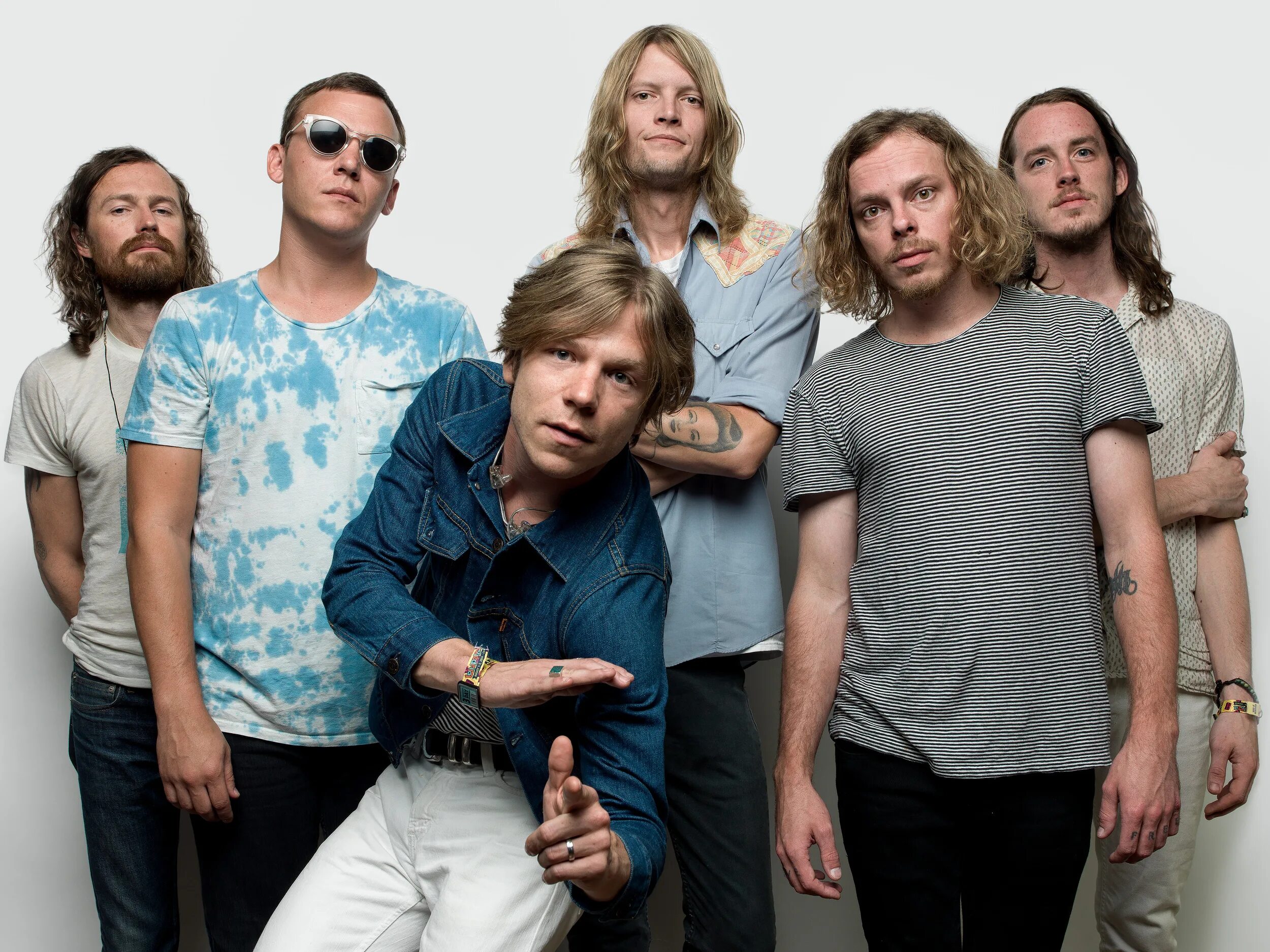 Cage the elephant come. Elephant группа. Кейдж зе Элефант. Cage the Elephant 2021. Cage the Elephant солист.