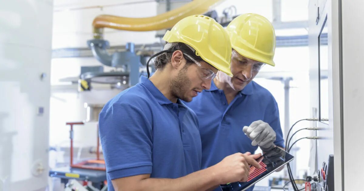 Тобольск нефтехим сибур. Какие предприятия работают в городе. Экономика промышленности самара. Какие предприятия работают в городе. Заводы свердловской области.