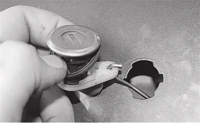 Как снять личинку замка двери рено логан Replacing the trunk lid lock switch (Renault Logan 1, 2004-2012, petrol) "Body