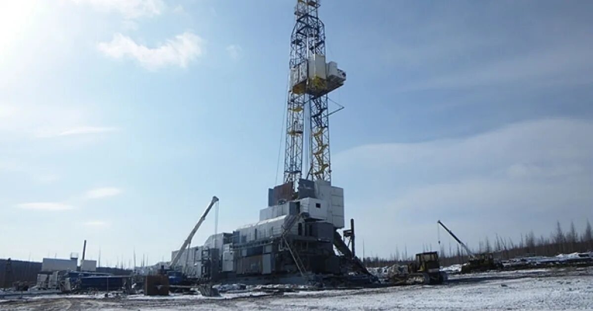 Сибирь - нефтяное месторождение - вышка нефтяная.. Таймыр бурение. Таймыр буровая станция.
