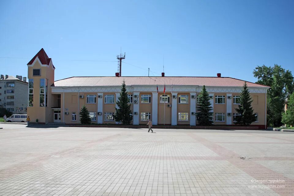 Дома в жирновске волгоградская область. Г Жирновск Волгоградской области. ДК Нефтяник город Жирновск. Жирновский парк Жирновск городской. Жирновск площадь города.