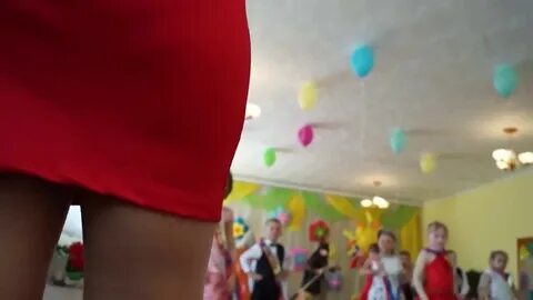Воспитательница на утреннике
