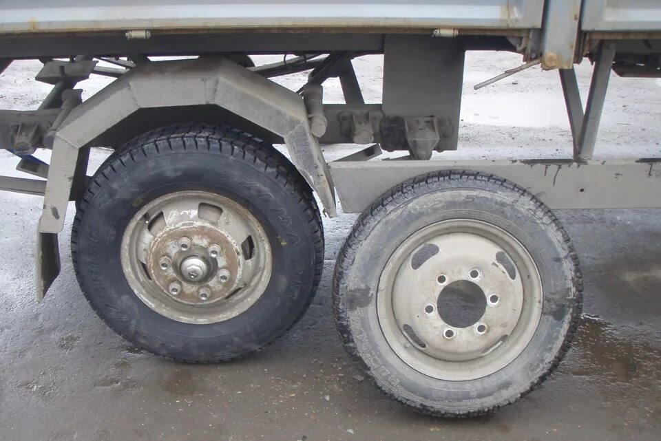 Какие шины на прицеп. Колеса на бычок 225/75 r16c. диски газ 3307 для газели. колеса 225 75 r16 на газель. прицеп 2птс4 колесами газель.