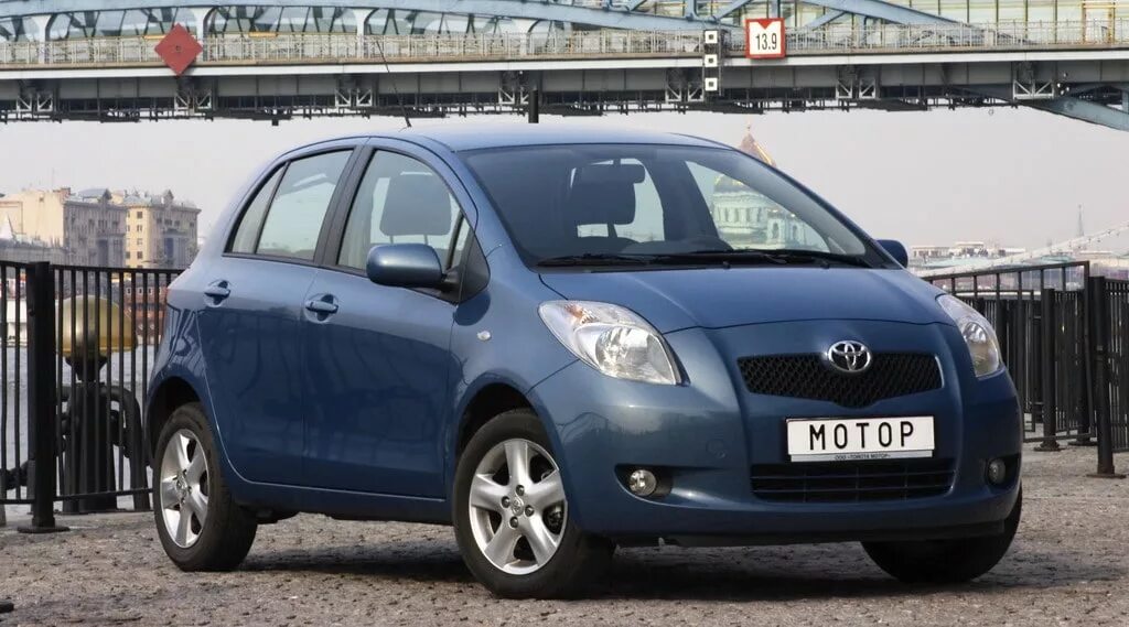 Toyota yaris ii. Toyota yaris 1,2. Yaris 2010 japan. Toyota yaris 2. Ярис 3 поколение.