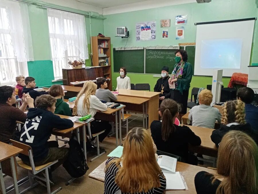 Подслушано в спирово. Школа Спирово. Беседы со старшеклассниками на тему ж.д.. Средняя школа Козлово Спировского. Спировский район школа имени Калинина.