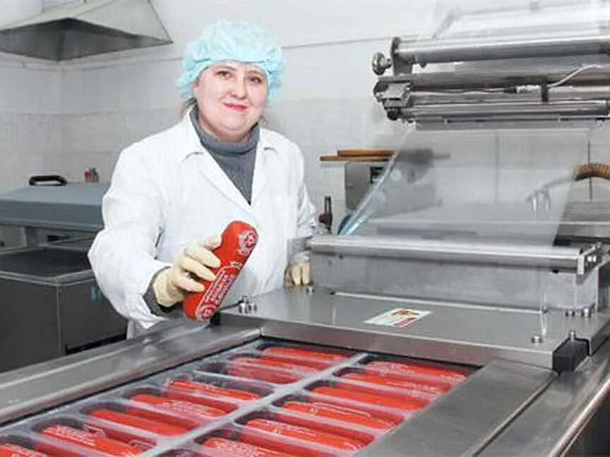 Компания останкино колбасные изделия. Останкино гагарин мясокомбинат. Упаковщик колбасных изделий. Завод микоян в москве. Флагшток останкинской телебашни.