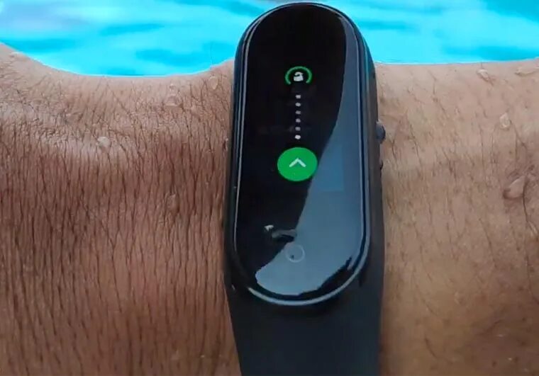 Часы которые можно мочить. Водонепроницаемость mi band 4. ми бенд 4 водонепроницаемые или нет. можно ли купаться с часами ми банд 4. можно ли мыться с фитнес браслетом mi band 5.