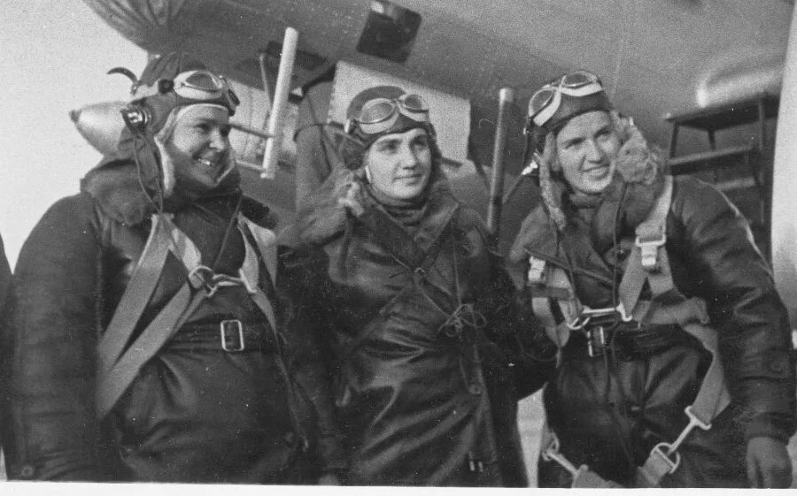 баллада текст. баллада о летчицах текст. евтушенко баллада о военных летчицах. баллада о солдате ноты для фортепиано. баллада о летчицах текст.