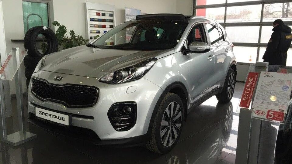 Купить спортейдж беларусь. Kia Sportage 2016 серебристый. Kia Sportage 4 серебро. Киа Спортейдж 4 серебристый. Серебристый Спортаж Киа Спортаж 4.