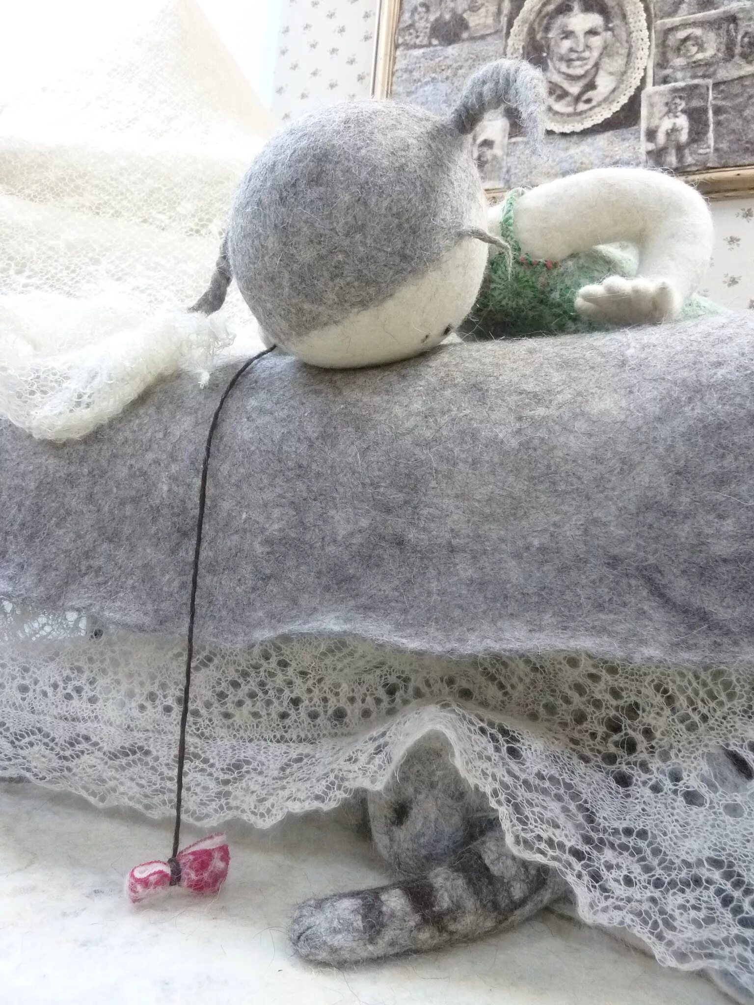 Теплый войлок. Войлочная скульптура. Скульптуры из войлока от ирины андреевой. Войлочный плед. Войлочная скульптура ирины андреевой.