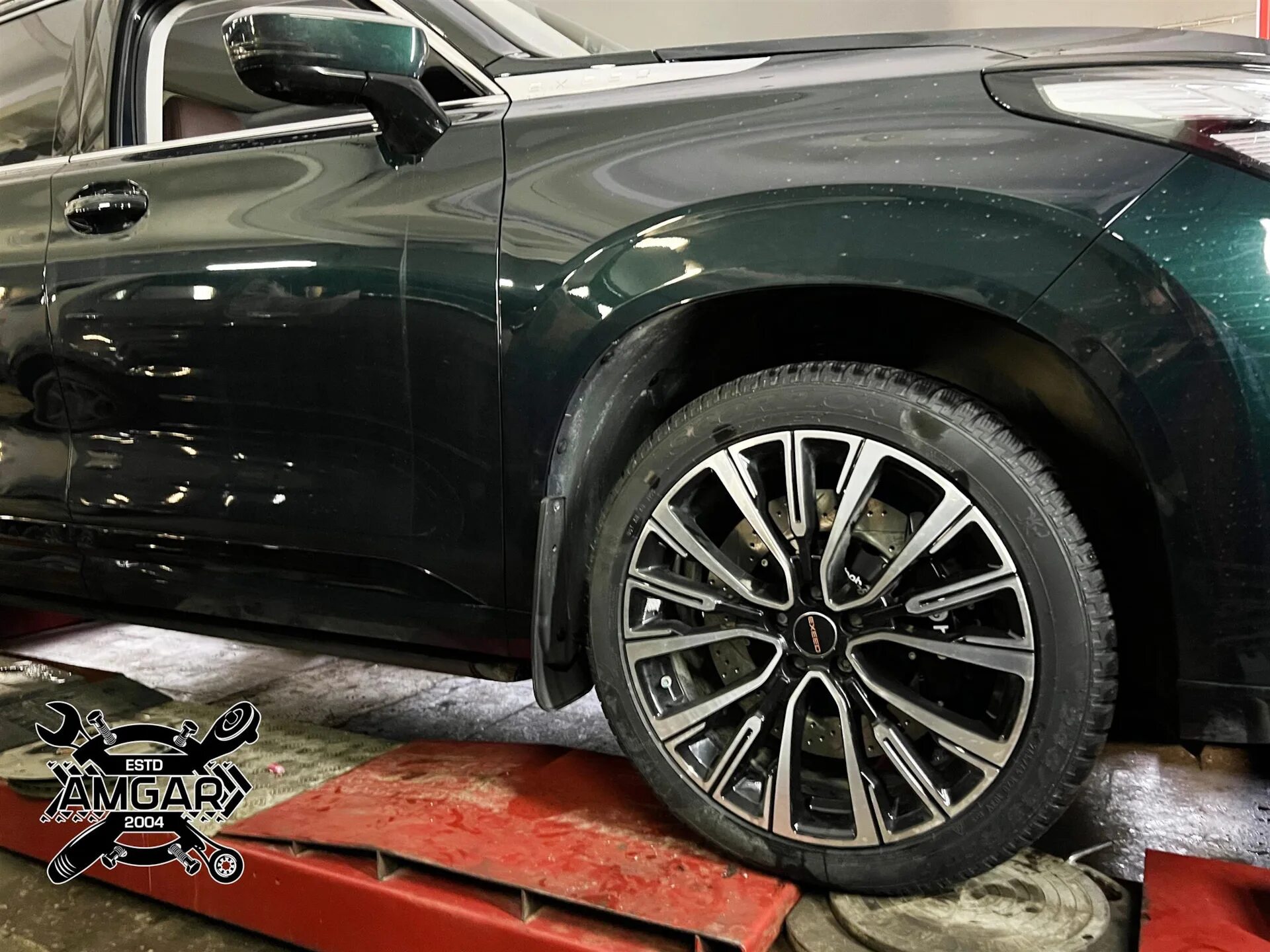 Тормозные диски exceed vx. Exceed vx 2025. эксид автомобиль 2025. exceed vx 2025 двухцветный. exceed обвес.