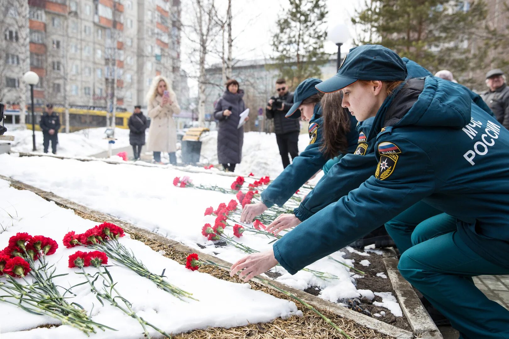 26 апреля 14 дней. День памяти катастроф для детей. День памяти Чернобыльской катастрофы в 2023. Почтили память погибших пожарных. Международный день памяти жертв радиационных аварий и катастроф.