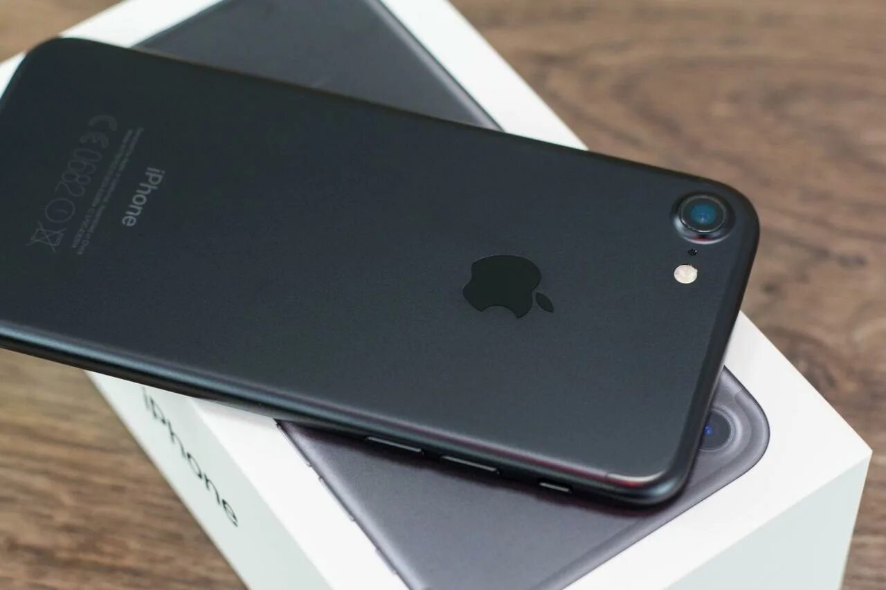 Айфон семь. Iphone 7. iphone 7 black. iphone 7 32gb black matte. айфон 7 черный матовый.