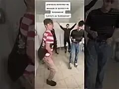 Не хожу в школе в туалет. Человек не ходил в туалет 13 лет. учитель почему ты не сходил в туалет на перемене. врач в туалете. человек который не ходил в туалет 10 лет.