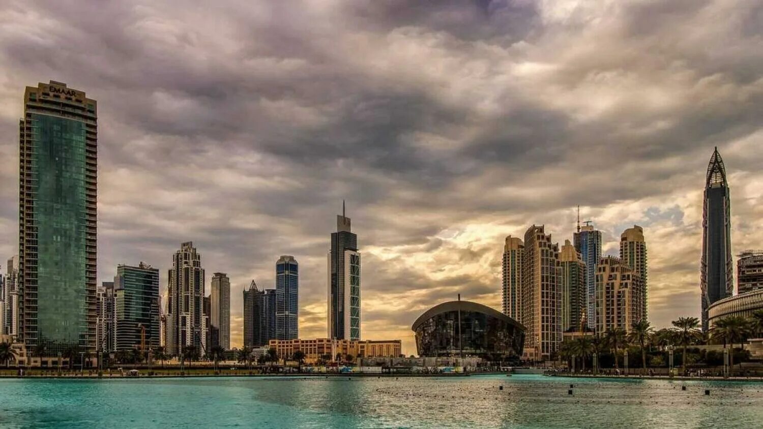 Эмираты Катар и Дубай. ОАЭ облака. Дубай ОАЭ руководитель. Время в Дубае. Погода в оаэ в апреле 2024