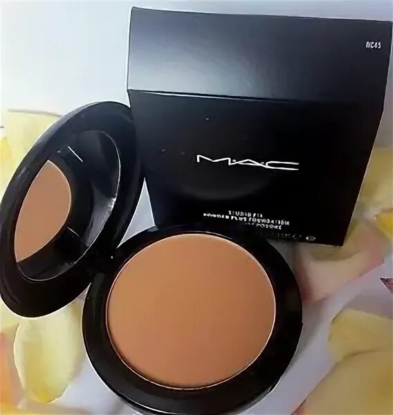 Mac studio fix tech. Пудра mac nc45. пудра mac concealer powder cd - js 5 слойная. пудра мак компактная с кисточкой.