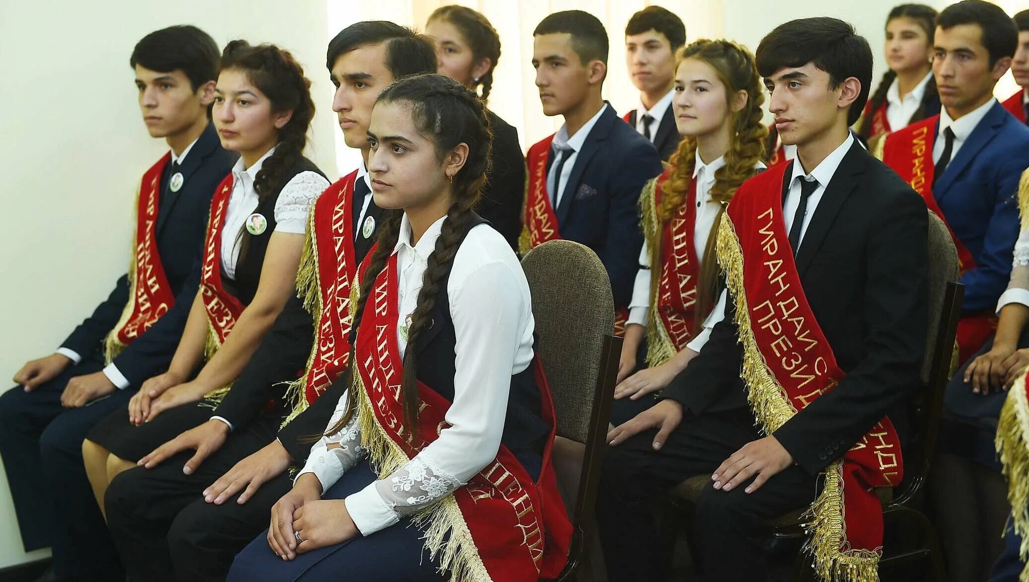 Худжандский государственный университет. Мактаби 100 дар душанбе. Школа 94 г. Лицей 3 душанбе. Гимназия 4 душанбе.