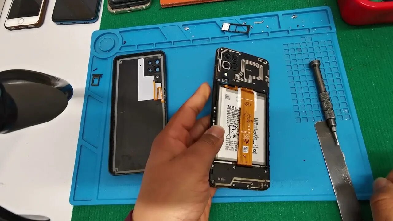 Samsung Admire Screen Replacement - iFixit Repair Guide
