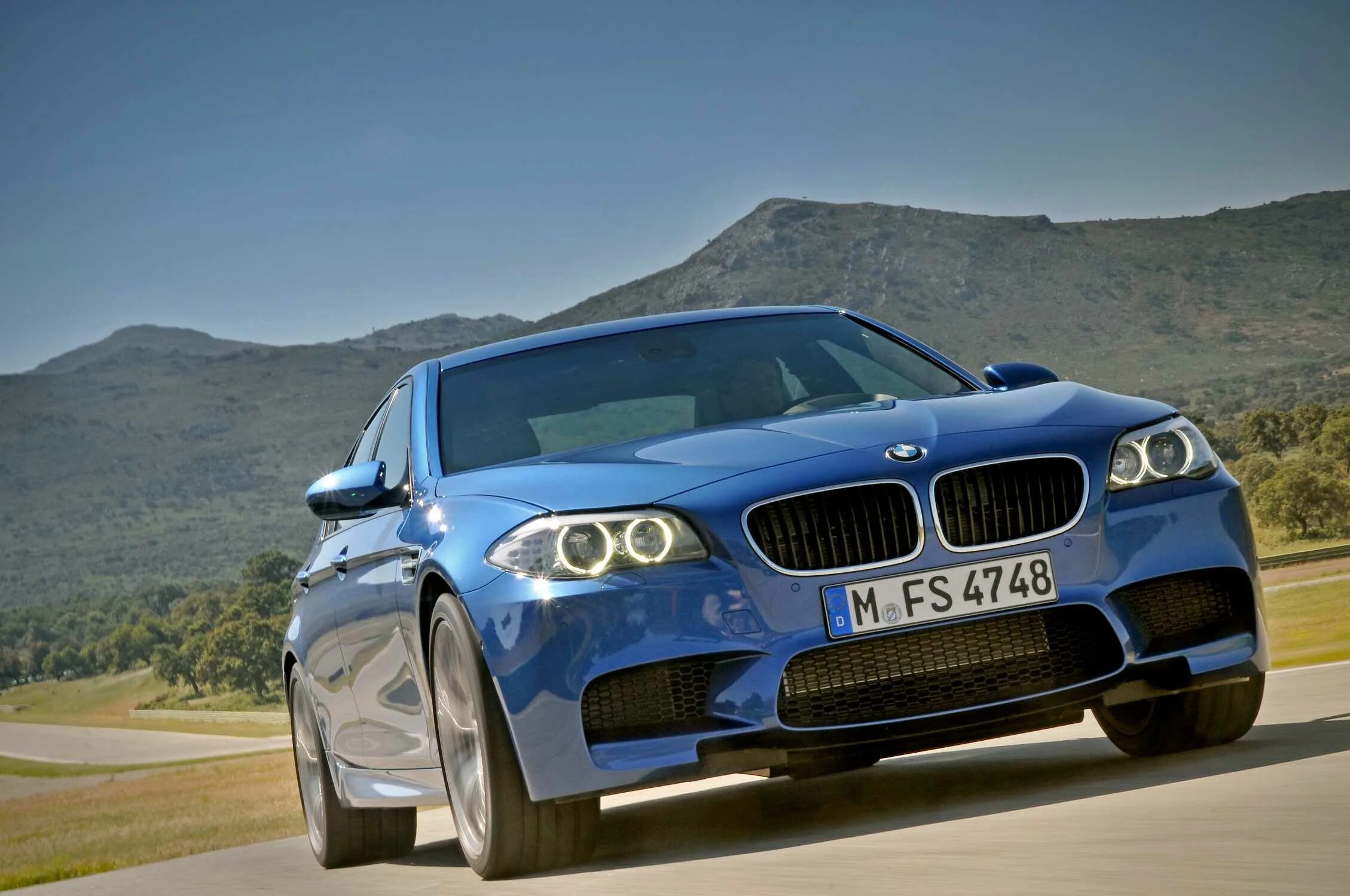 М 5 3 в ми. БМВ m5 f10. BMW m5 2012. BMW m5 2011. BMW m5 f10 2011.