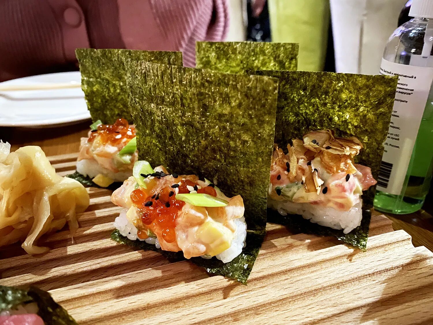 Сет калифорния 40 шт. Урень роллы мацури. Зоомагазин суши для шуши. Филадельфия с тунцом. Калифорния в кунжуте ролл.