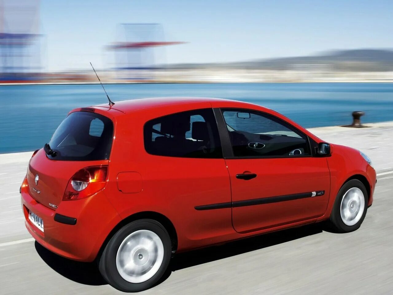 1. Рено клио 2009. Клио машина. Рено клио 3 хэтчбек. Рено клио хэтчбек 2005.