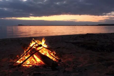 Берег огнями горит берег матроса