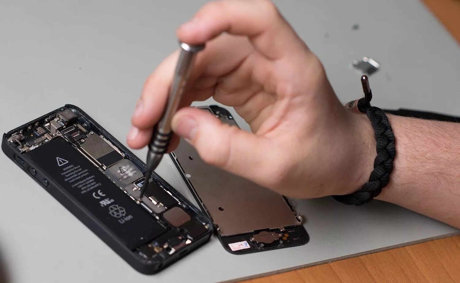 Ремонт iphone repair. Починка смартфона. Ремонт iphone. Починить айфон. Починка телефонов айфон.