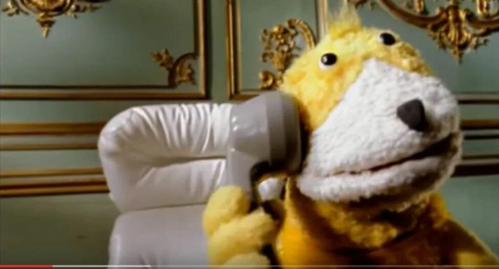Песни positif mr oizo. Mr oizo flat beat. mr oizo игрушка. mr oizo flat eric. mr oizo курит сосиски.
