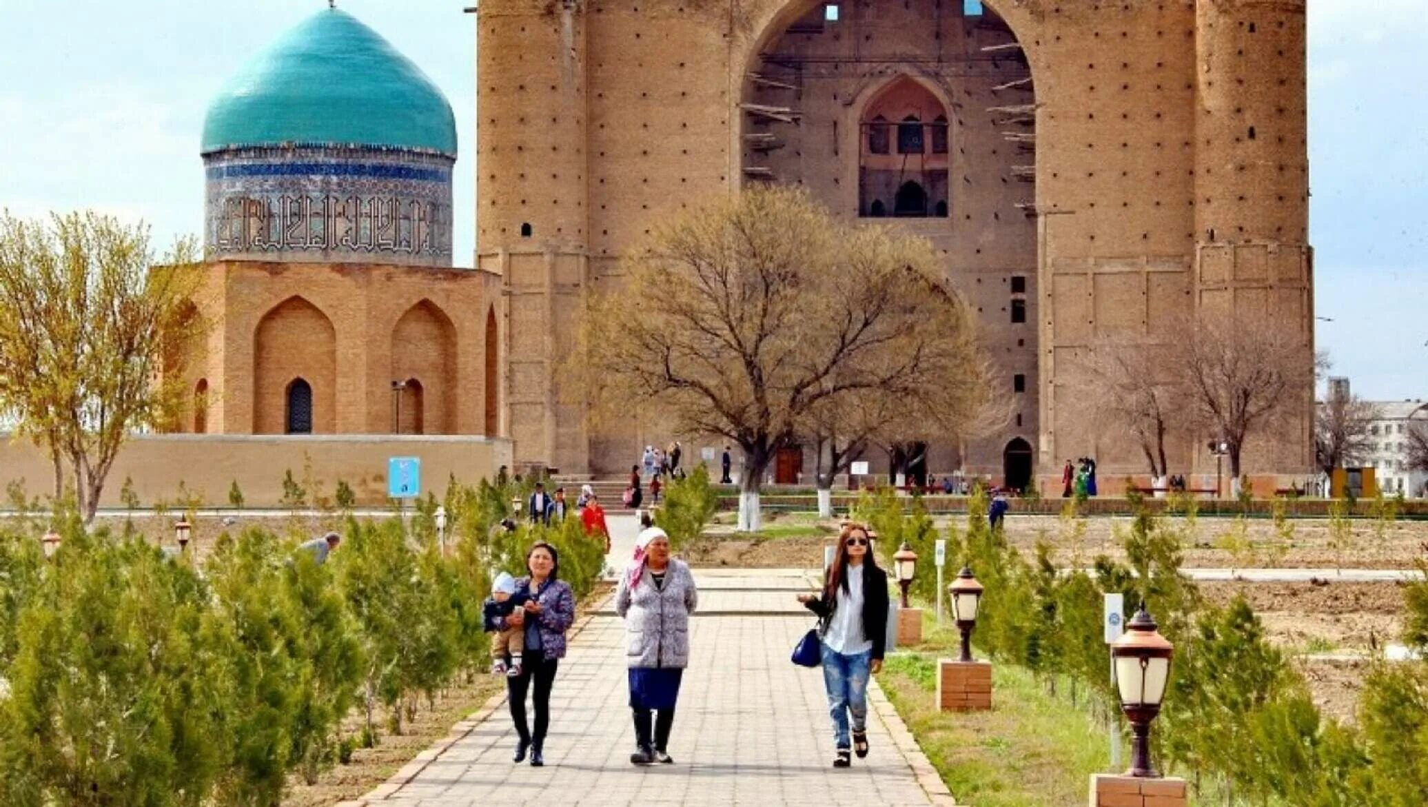 Ходжа ахмед ясави мавзолей. Ходжи ахмеда ясави биография. Мавзолей ходжи ахмеда яссави (город туркестан), 2003. Мавзолей ходжа ясави казахстан. Мавзолей ходжа ахмед ясааи.