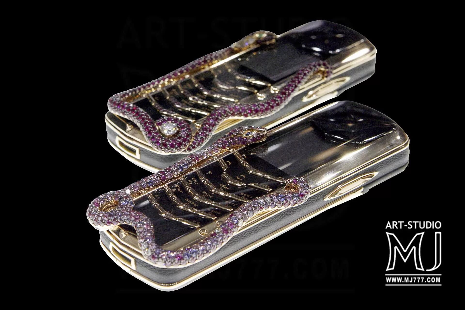 Магазин дорогих телефонов. Телефон Vertu Signature Cobra. Vertu Boucheron Cobra. Vertu GOLDVISH. Vertu Signature Diamond.