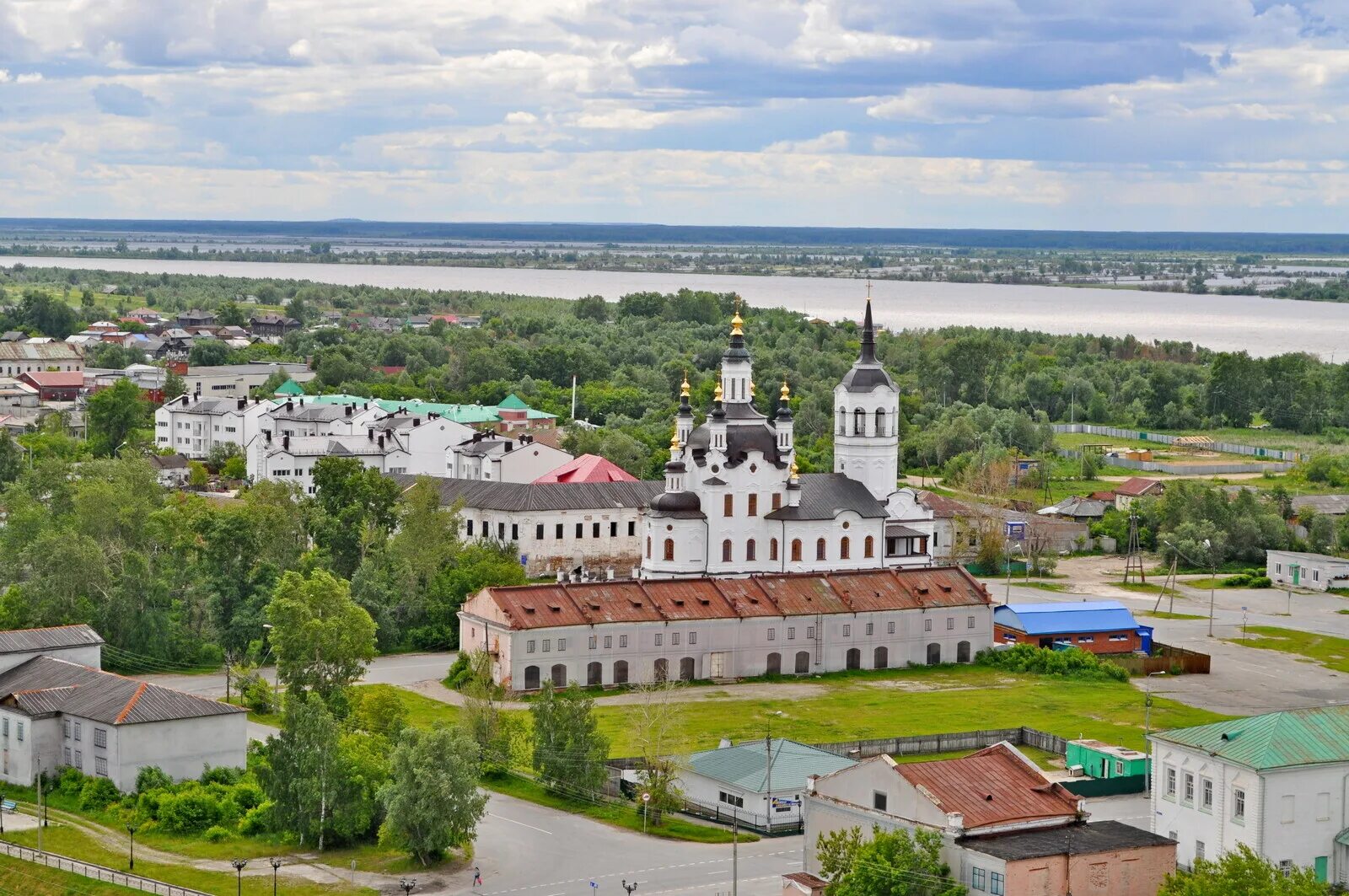 Тобольск название. Город тобольск. тобольск достопримечательности. окрестности тобольска. тобольск и его окрестности.