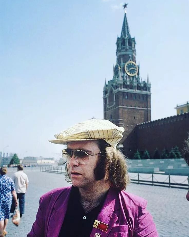 Знаменитые люди московской. Элтон Джон 1979. Элтон Джон в СССР 1979. Элтон Джон в СССР. Elton John in Moscow 1979.