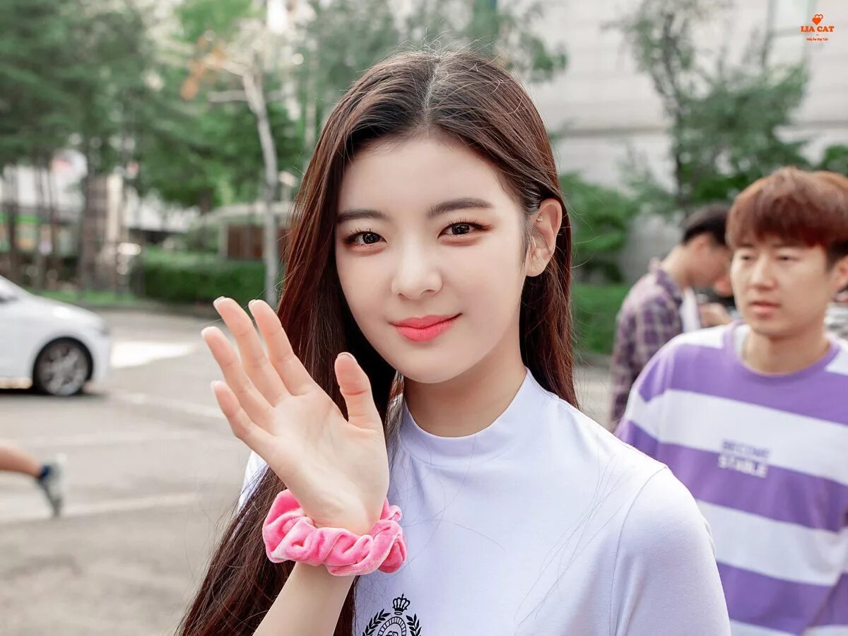 Чхве джиу itzy. Лиа итзи 2020. Лиа итзи 2020. Когда вернется лиа из итзи. Лиа итзи эстетика.