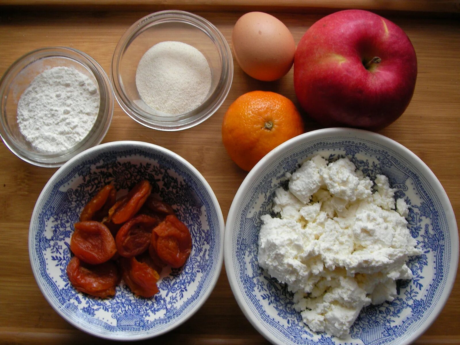 Ингредиенты для запеканки из творога. Творог готовый. Мука творог. Творог с йогуртом. Творог с фруктами.