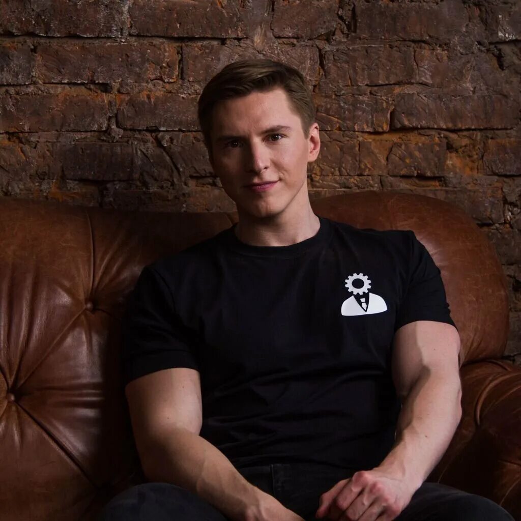 Берг ютубер. Лицо берга. Лицо берга. Лицо берга. Лицо берга.