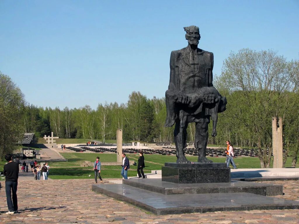 Хатынь в белоруссии. Мемориальный комплекс хатынь минск. памятник хатынь в белоруссии. памятник в белоруссии великой отечественной войны хатынь. памятник в мемориальном комплексе «хатынь».