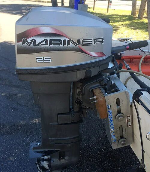 Купить мотор 20 л с. Маринер 25 Лодочный мотор. Мотор Маринер 9.9. Лодочный мотор Mariner 9.9 2014. Лодочный мотор Маринер 9.9 1984г.
