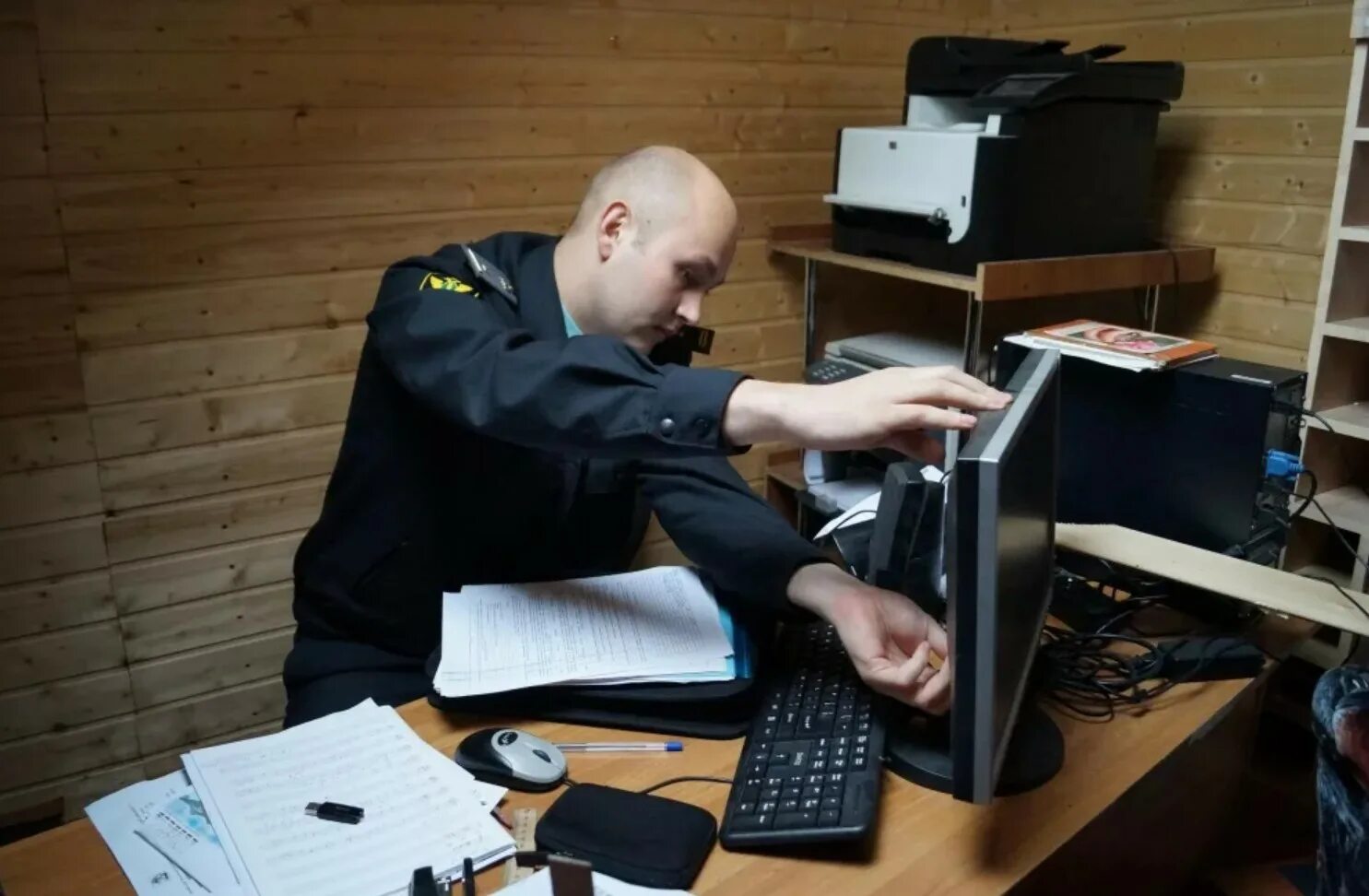 Может ли пристав продать долг. Арест имущества. арест имущества должника. арестованного имущества должников.. судебные приставы арест недвижимости.