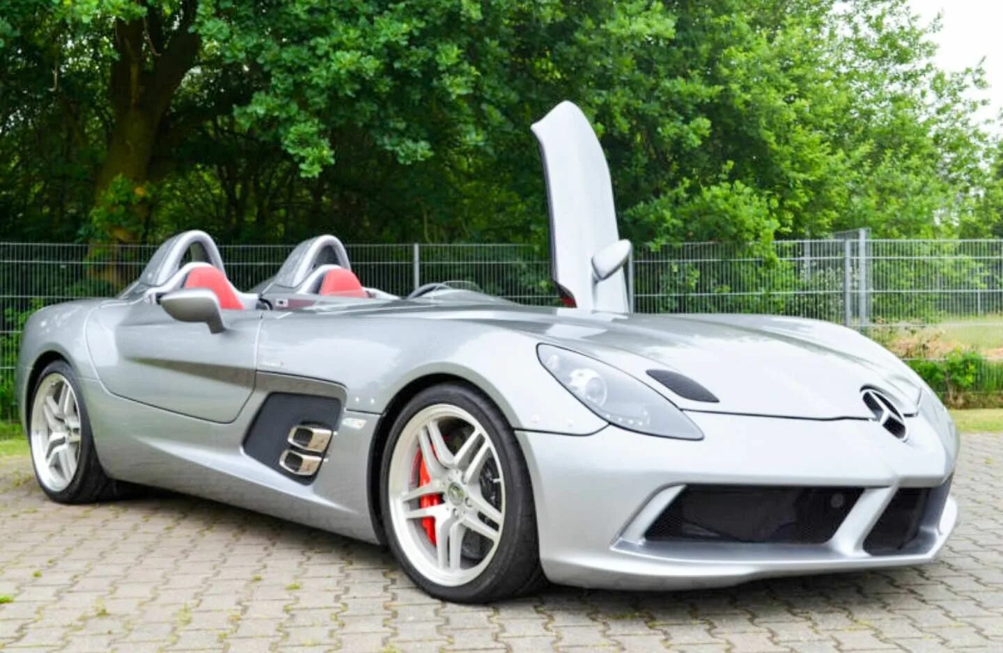 Mercedes benz slr stirling moss 2020. Mercedes-benz slr mclaren 2020. Mercedes benz slr mclaren stirling moss 722. Mercedes slr mclaren 722. Mercedes slr mclaren stirling.