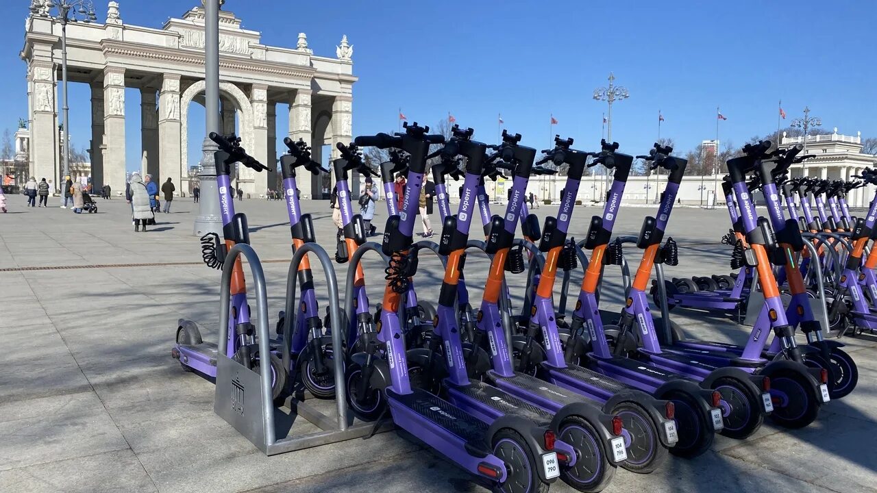 Кикшеринг «юрент». Самокат с автопилотом. Электросамокаты urent. Какие самокаты в юрент. Какие самокаты в юрент.