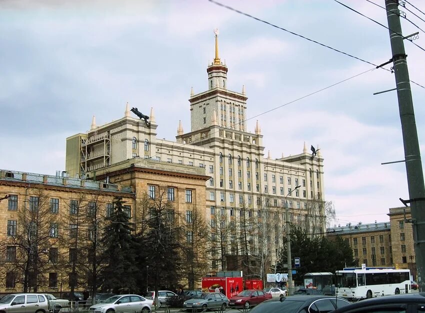 Челябинский университет юургу. Южно-уральский государственный на проспекте ленина. Юургу сквер. Юургу 80. Главный корпус челябинского политехнического института.
