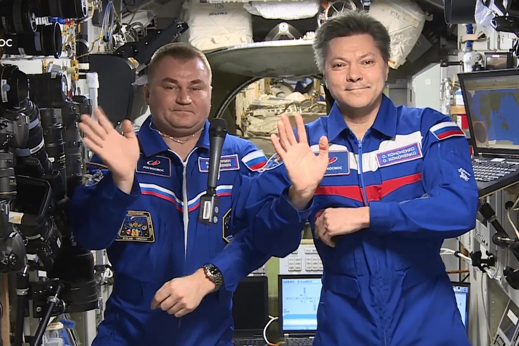 Российские космонавты вышли в космос. Овчинин на МКС. Крикалев на МКС.